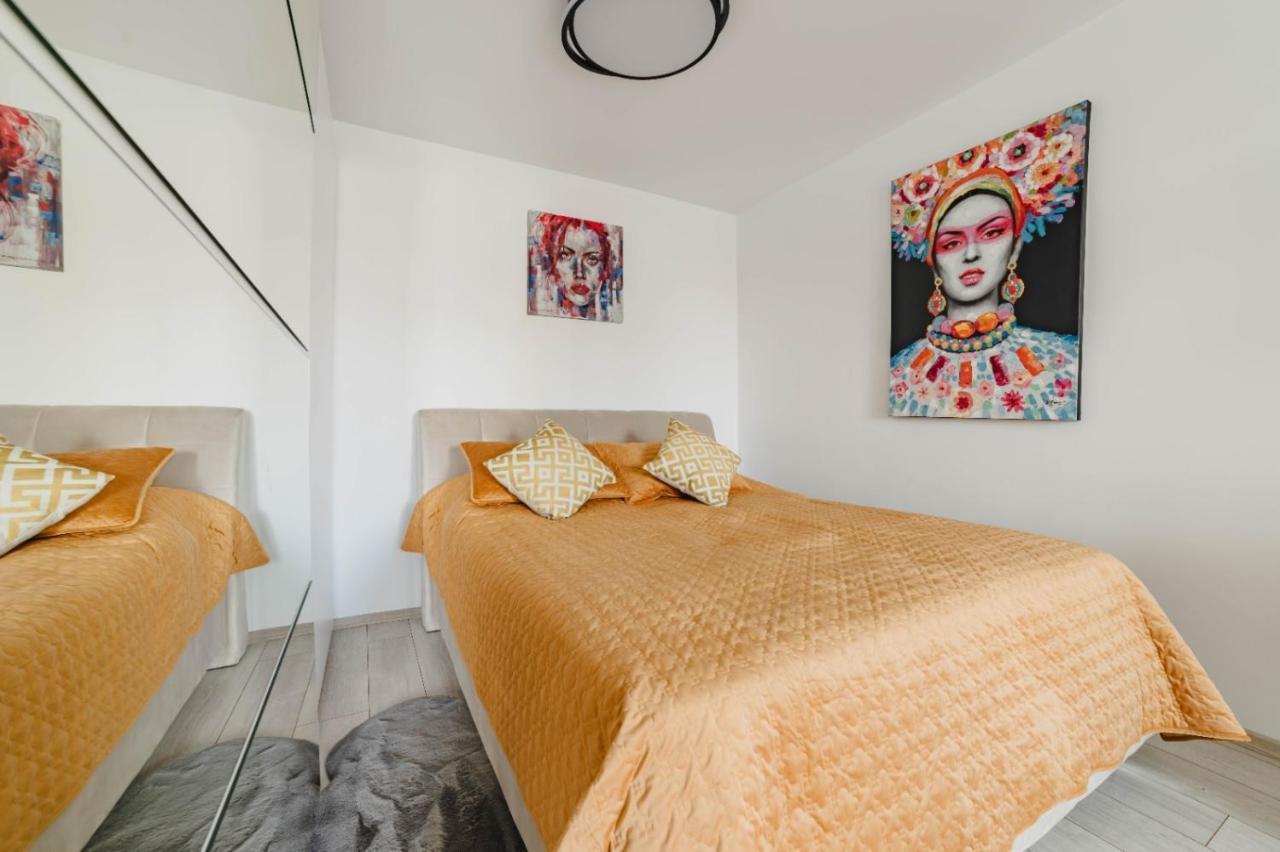 Masterpiece Studio- Free Parking, Wi-Fi, Netflix Braşov Exteriör bild