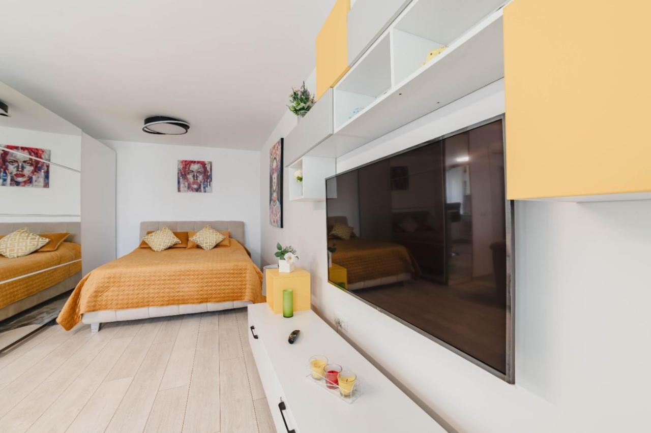 Masterpiece Studio- Free Parking, Wi-Fi, Netflix Braşov Exteriör bild